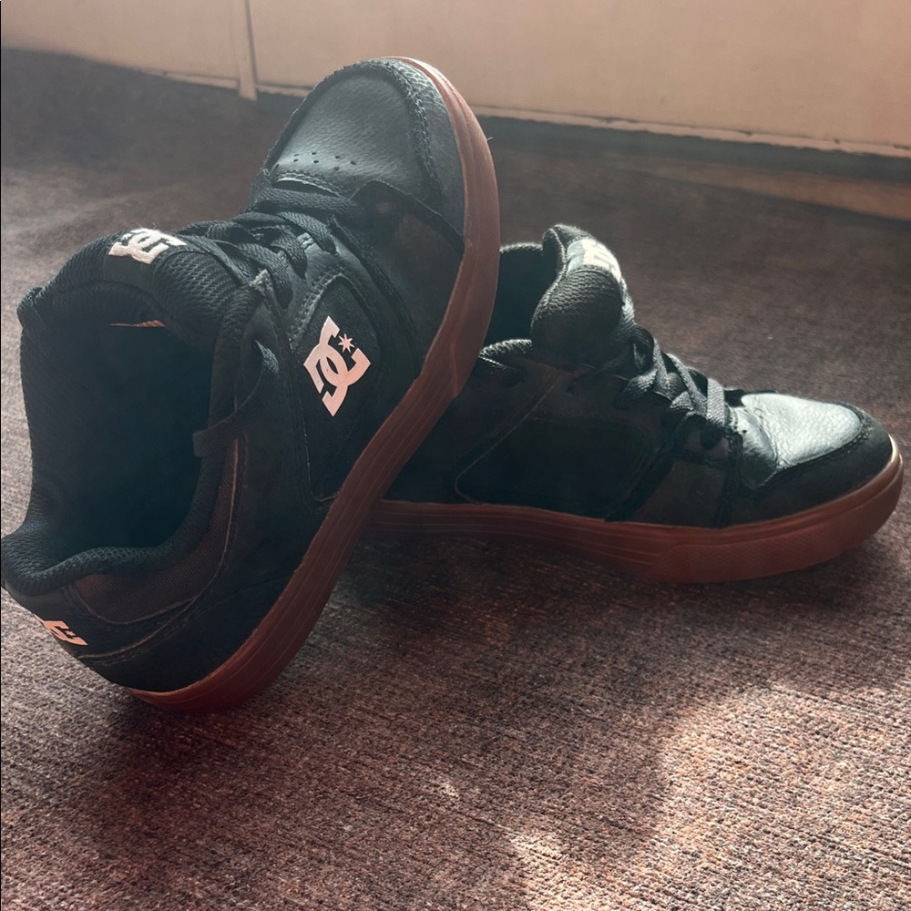 DC Kids Black Sneakers, Size 1